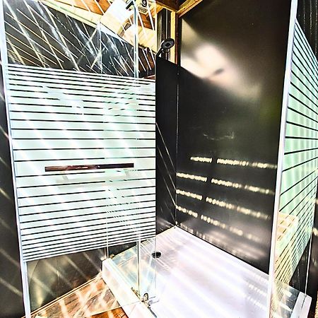 Natura Om Teahupoo Surf Lodge Toanoano Εξωτερικό φωτογραφία