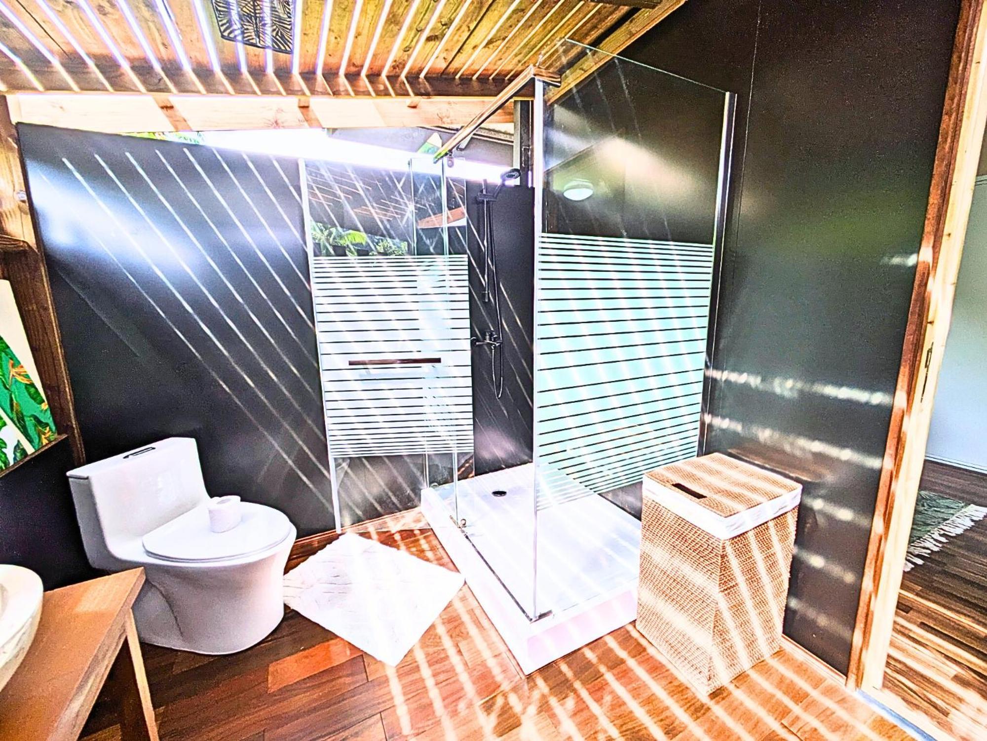 Natura Om Teahupoo Surf Lodge Toanoano Εξωτερικό φωτογραφία