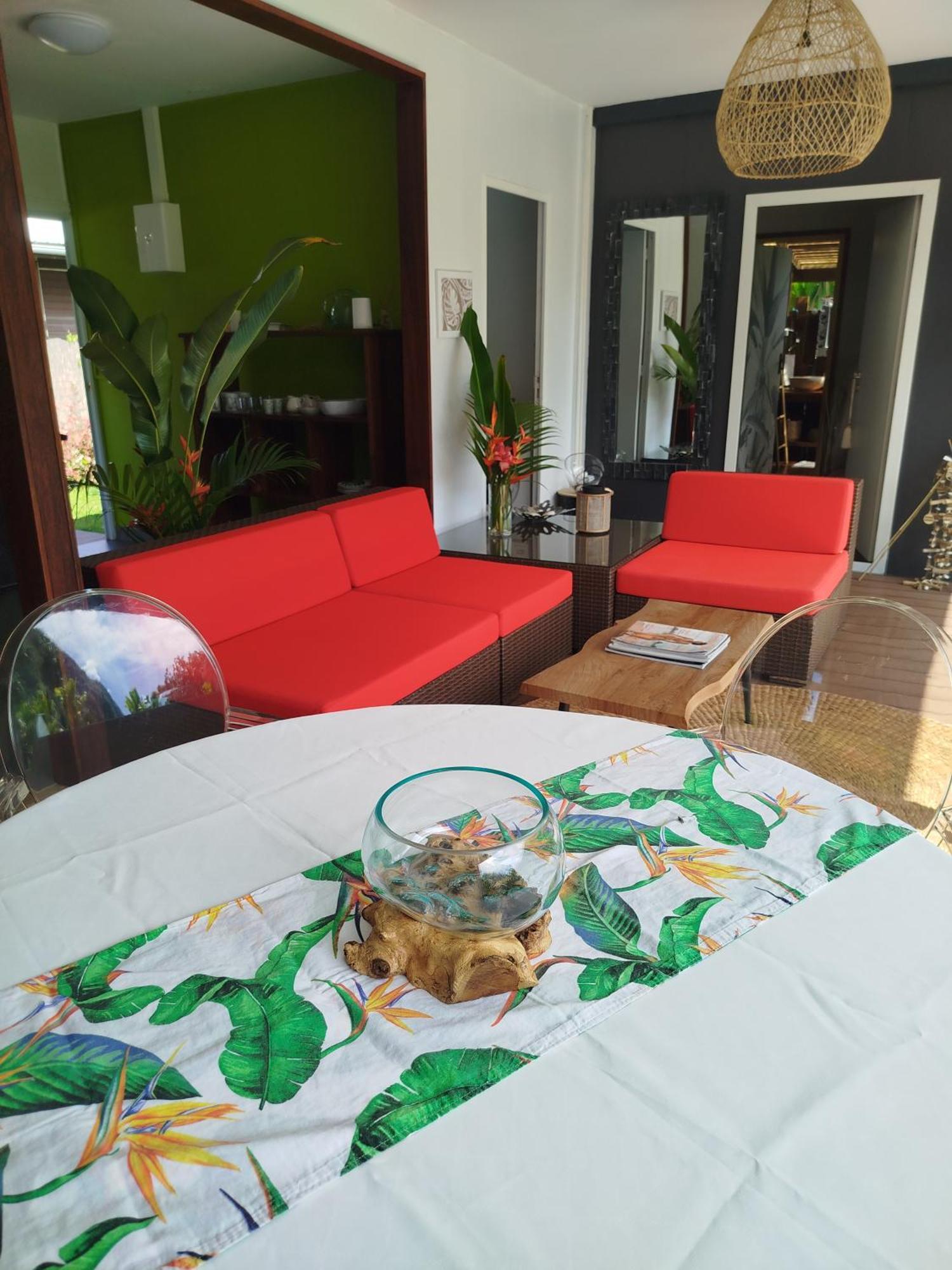 Natura Om Teahupoo Surf Lodge Toanoano Εξωτερικό φωτογραφία
